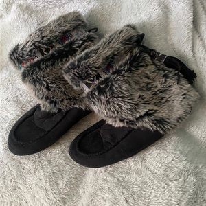 Mudd fur moccasin slipper boots